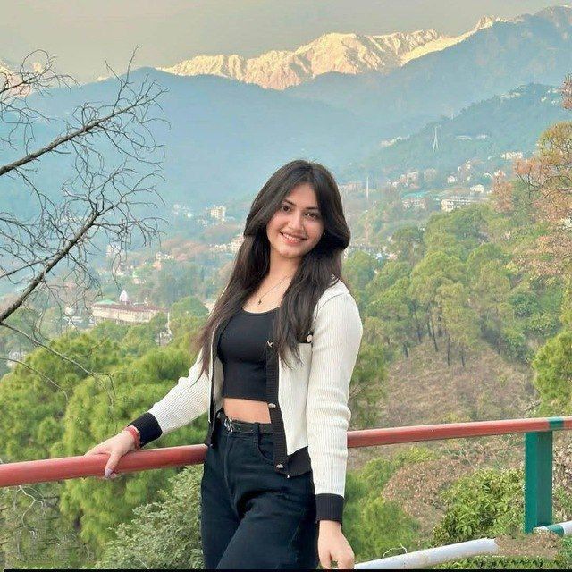 @anushka_toss